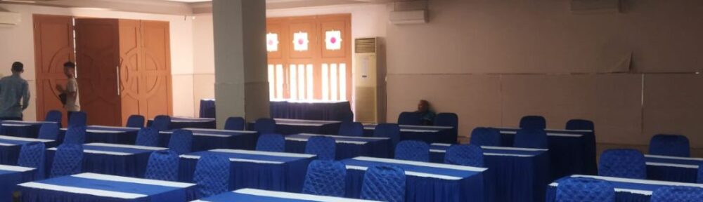 Sewa Meja Kotak Jakarta Timur Free Ongkir