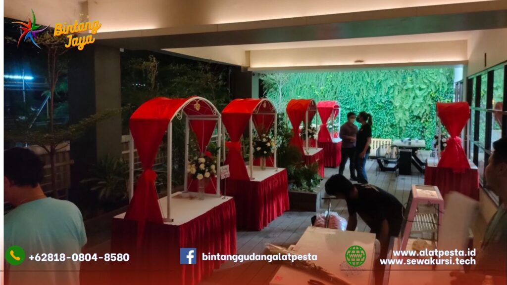 Sewa Gubukan Stand Makanan Cover Merah Hitam Area Tangerang