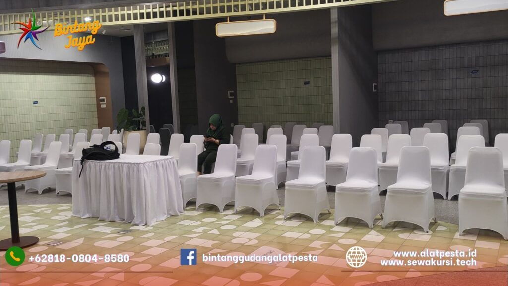 Sewa Kursi Futura Dan Meja Kotak Area TMII Jaktim