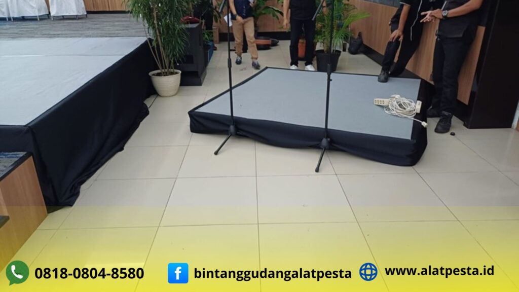 Rental Panggung Type Indoor Karpet Abu-abu Poni Hitam Di Jakarta