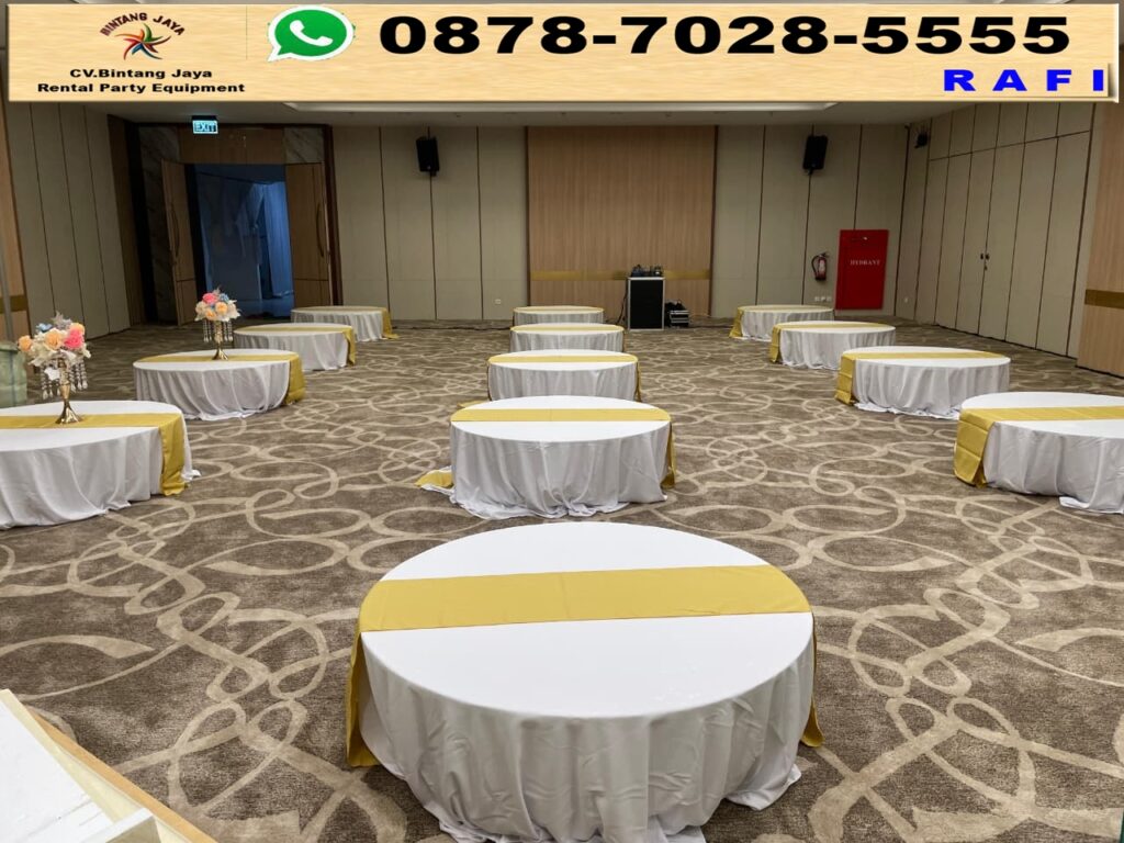 Rental Meja Lesehan Cover Putih di Graha Ramka