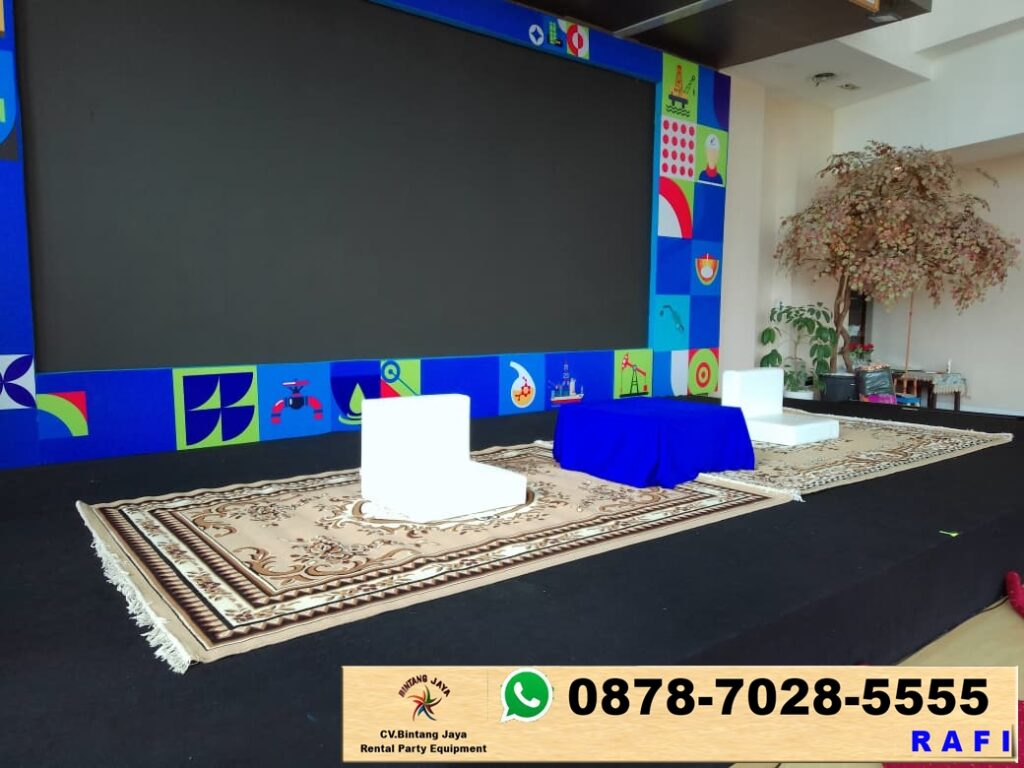 Sewa Meja Lesehan Dan Sofa Lesehan Putih Event Stasiun Juanda Jakarta Pusat