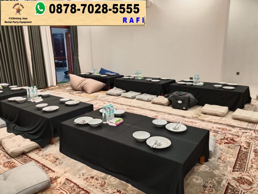 Sewa Meja Lesehan Kotak 80×80cm Cover Toping Hitam Di Kuningan