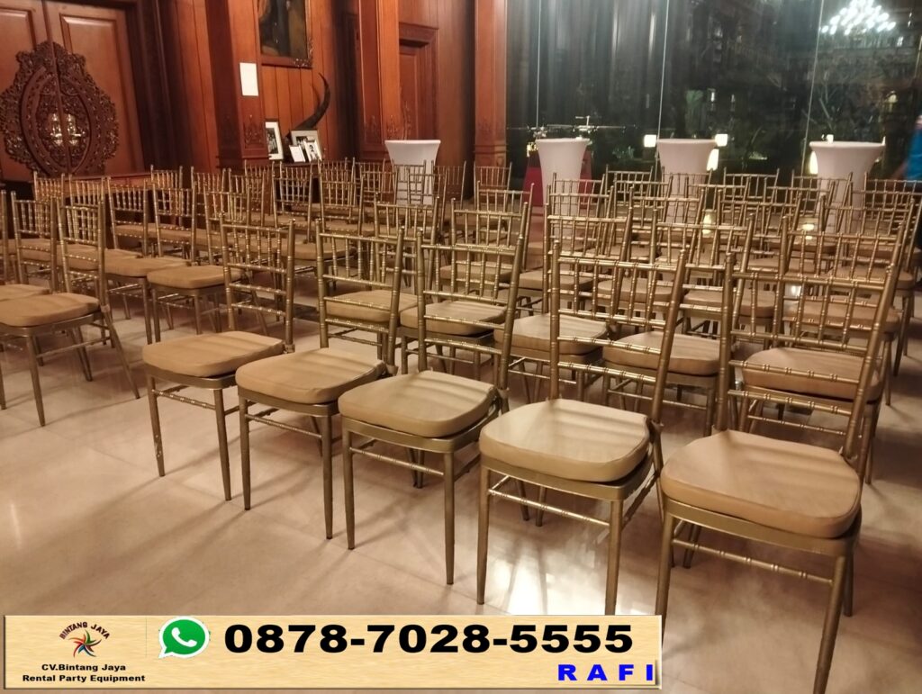 Sewa Kursi Tiffany Kayu Dan Meja Bundar Jakarta