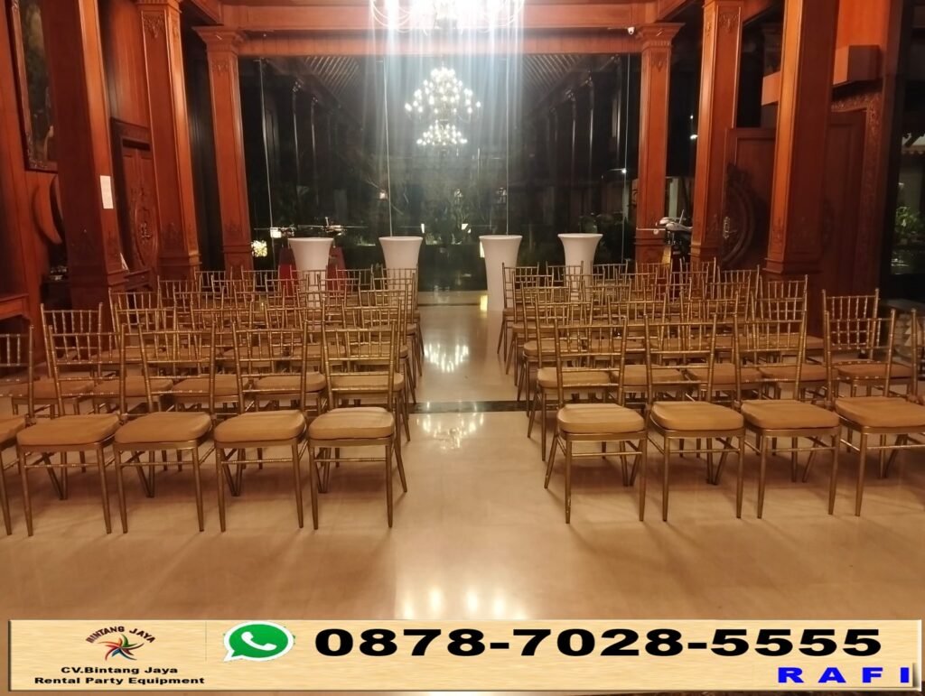 Sewa Kursi Tiffany Kayu Dan Meja Bundar Jakarta